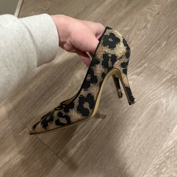 NINE WEST BLACK AND GOLD HEELS - Picture 5 of 6